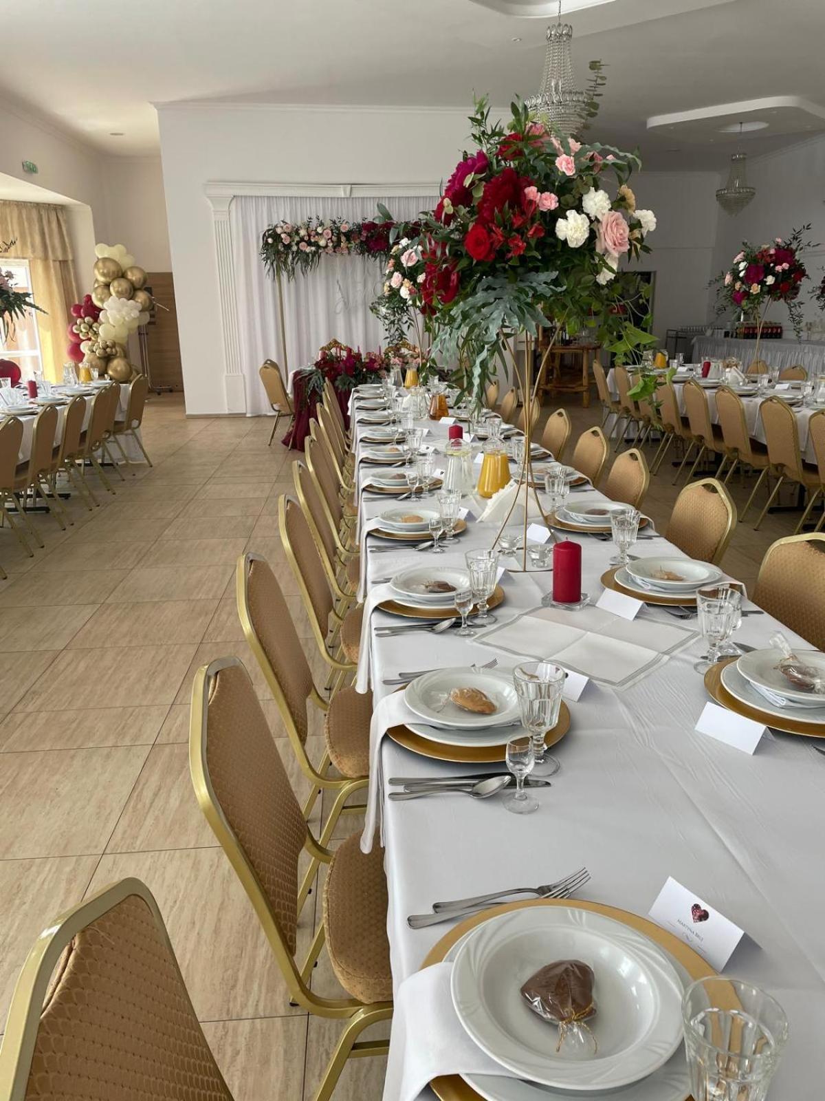 Marysienka Hotel Bisztynek Екстериор снимка
