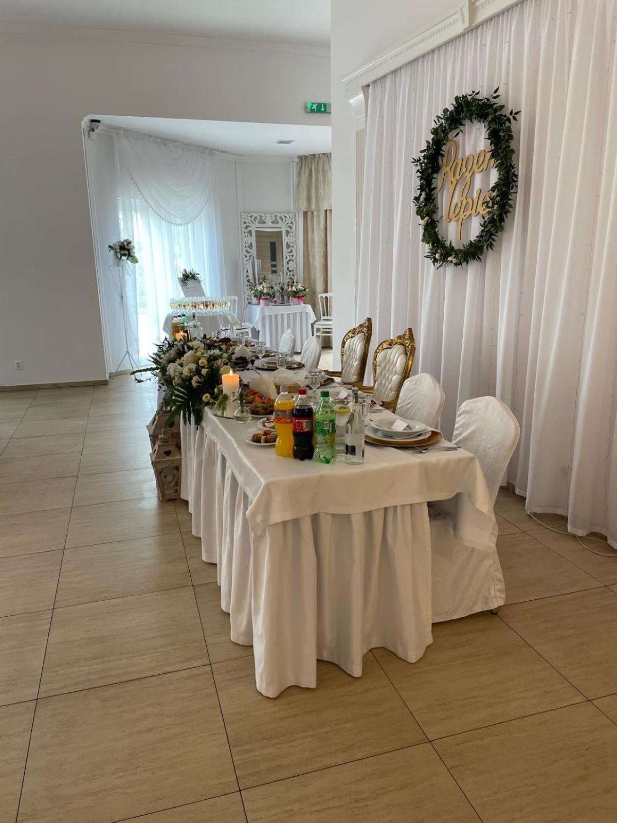Marysienka Hotel Bisztynek Екстериор снимка